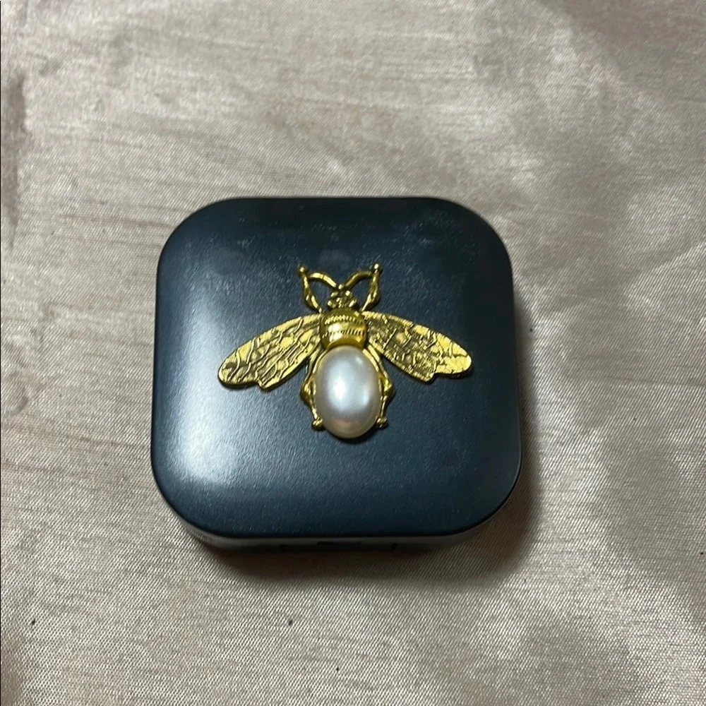 Gold Bee Embellished BlackContact Case w/mirror NWOT